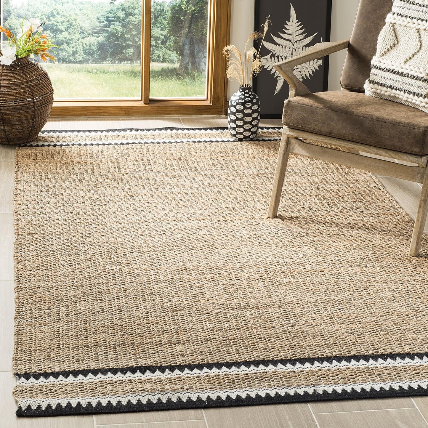SAFAVIEH Area Rug 8x10 - Natural Fiber Collection - Large - Natural & Black, Handmade Jute, Boho Farmhouse Style, Ideal for Living Room, Bedroom, Dining Space (NF874B)